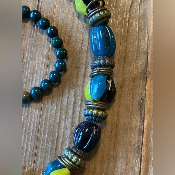 Necklace and Bracelet - Picture 4 of 7